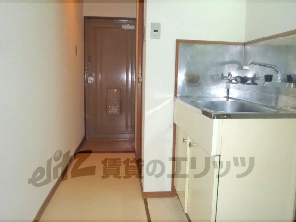 Other room space. Corridor