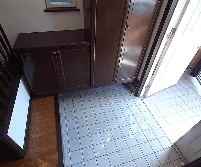 Entrance. Entrance can afford