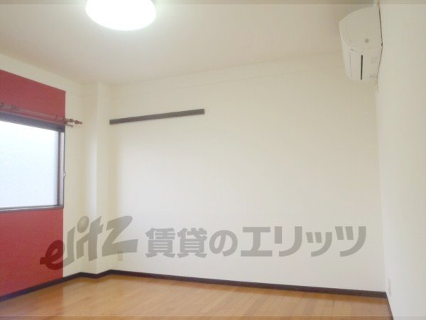 Living and room. It is beautiful in the pre-renovation.