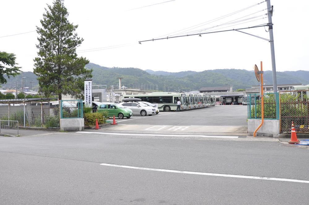 route map. City bus  [Stop before Nishigamo garage]  About 1300m There is also a bicycle parking. 