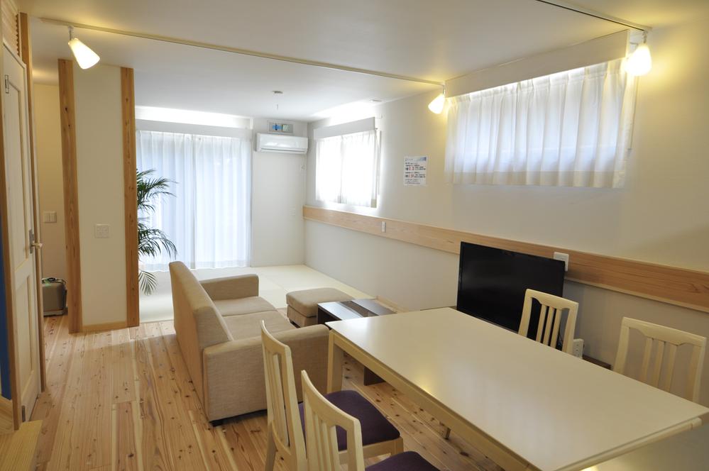 exhibition hall / Showroom. Family dishes to eat while talking everyone Wai Wai is, It is several times more delicious than usual. (exhibition hall)