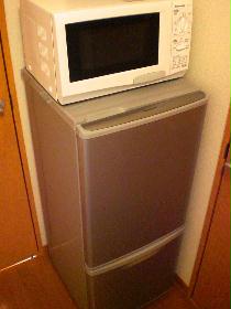 Kitchen. microwave, refrigerator