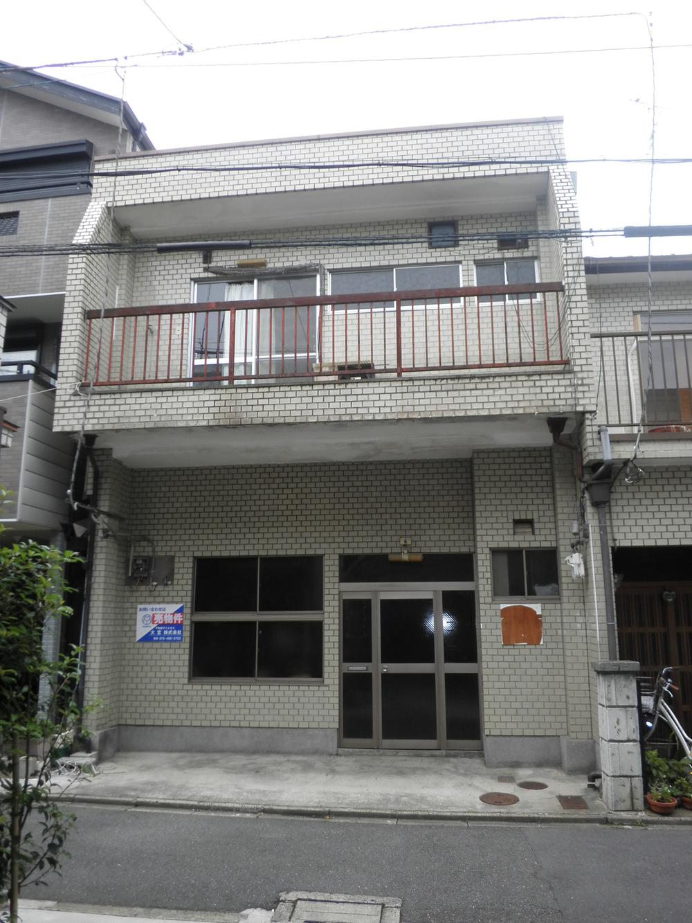 Local appearance photo