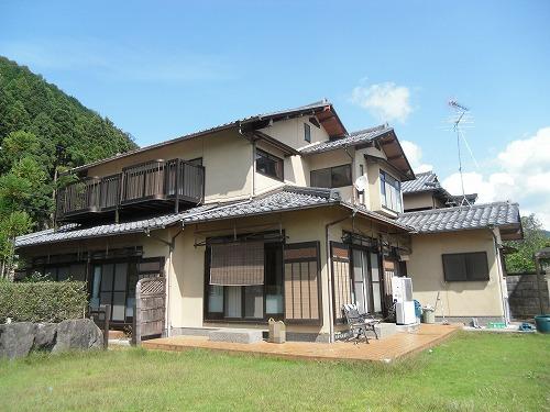 Garden. About 100 square meters of lawn of your garden