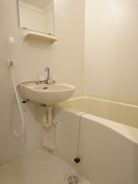 Bath. Automatic hot water filling function with (reference photograph)