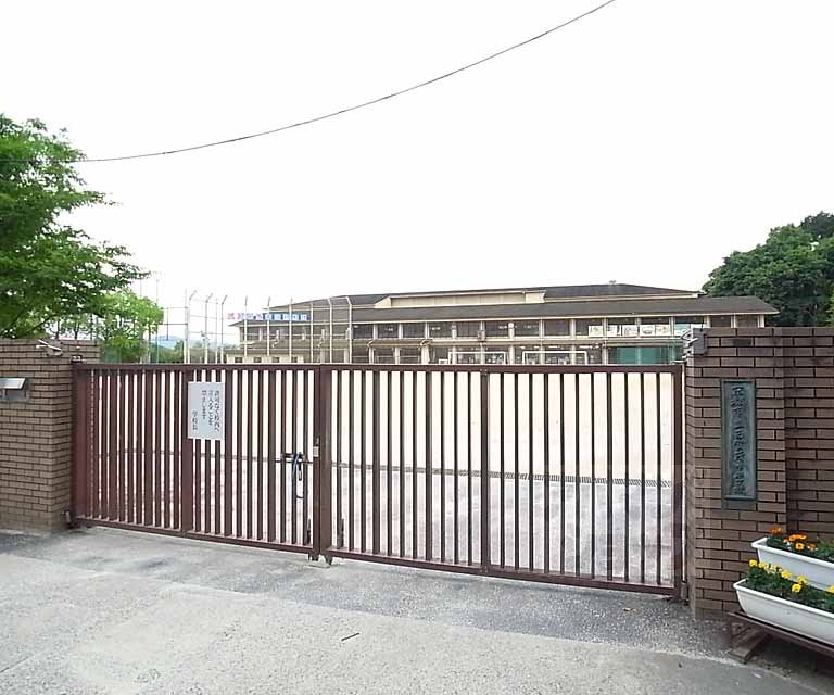 Junior high school. Nishigamo 1619m until junior high school (junior high school)