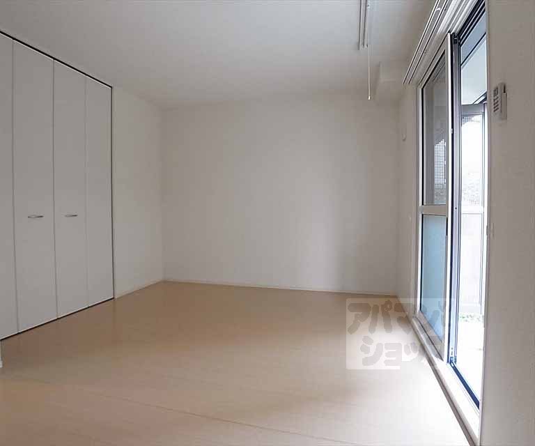 Living and room. Facing south in sunny