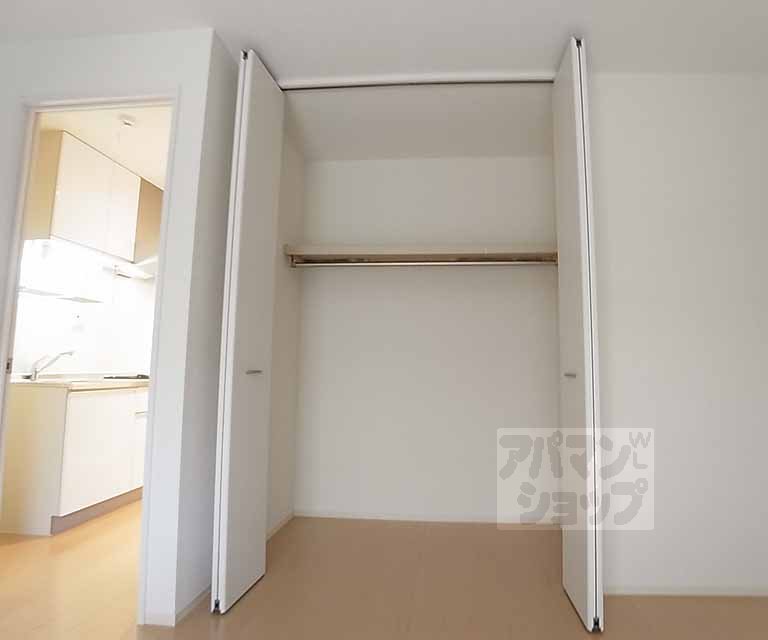 Receipt. Western-style closet