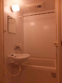 Bath. Timer possible ventilation ・ Drying with