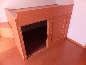 Living and room. Under the stairs ・ Bet under can be stored!