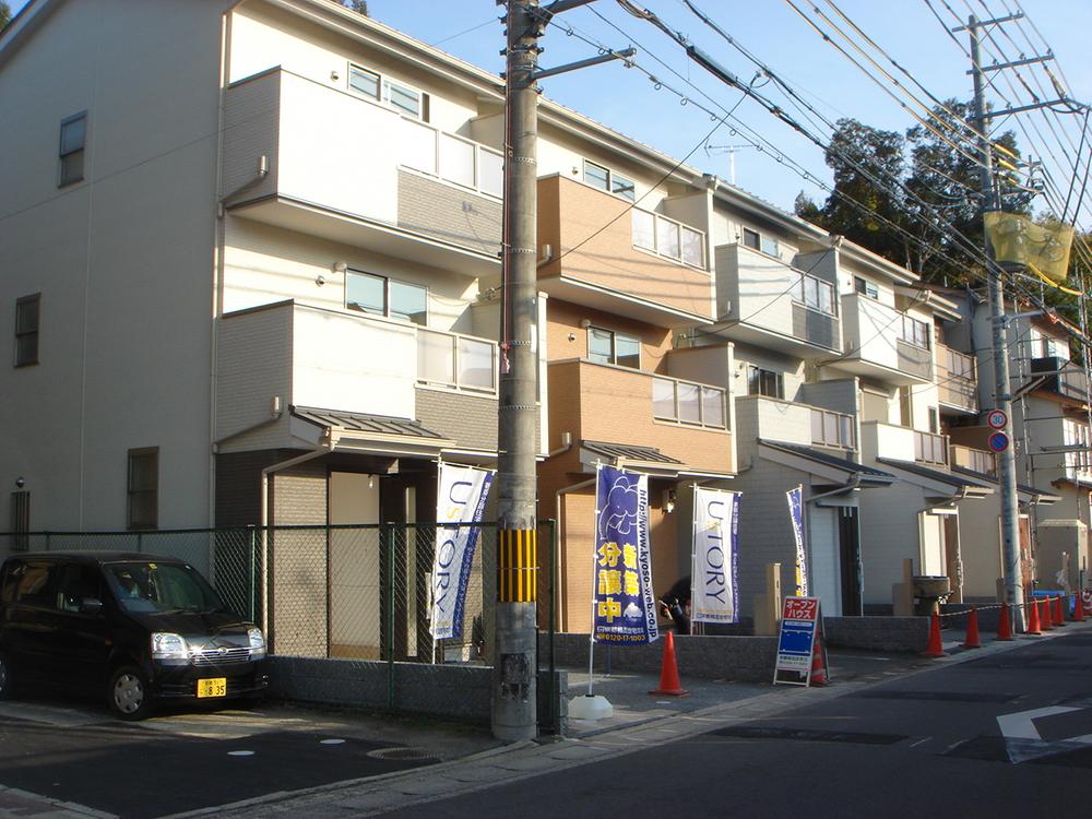 Local photos, including front road. Local (12 May 2013) Shooting