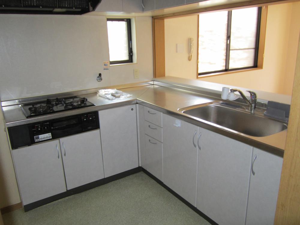 Kitchen. Room (May 2013) Shooting