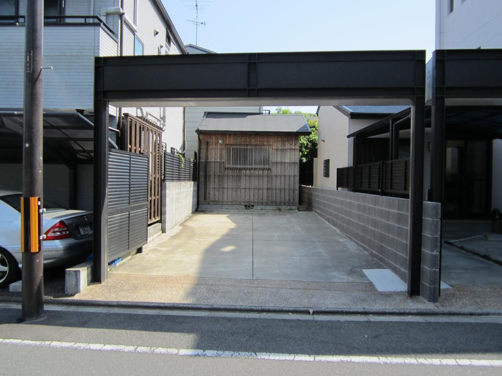 Other local. Local (May 2013) garage with shooting electric shutter
