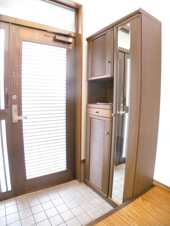 Entrance. I'm it is convenient there is a full-length mirror ☆