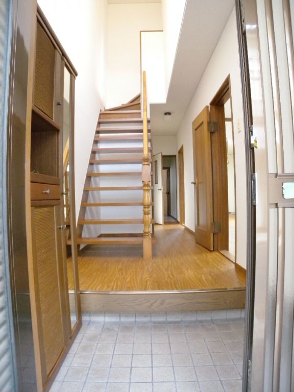 Entrance. Open-minded entrance (^^) /