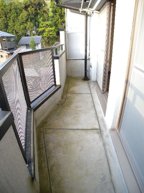 Balcony. Looking for a perfect room in your eyes!