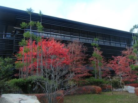 library. Kyoto Sangyo University 2104m until the library (library)