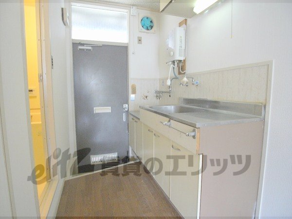 Other room space. Corridor