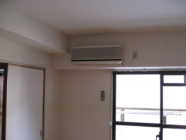 Other Equipment. It comes with air conditioning.