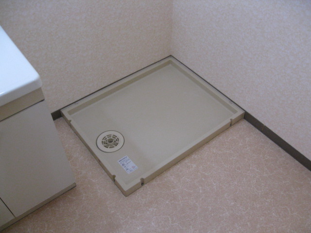 Other Equipment. It is indoor washing machine Storage