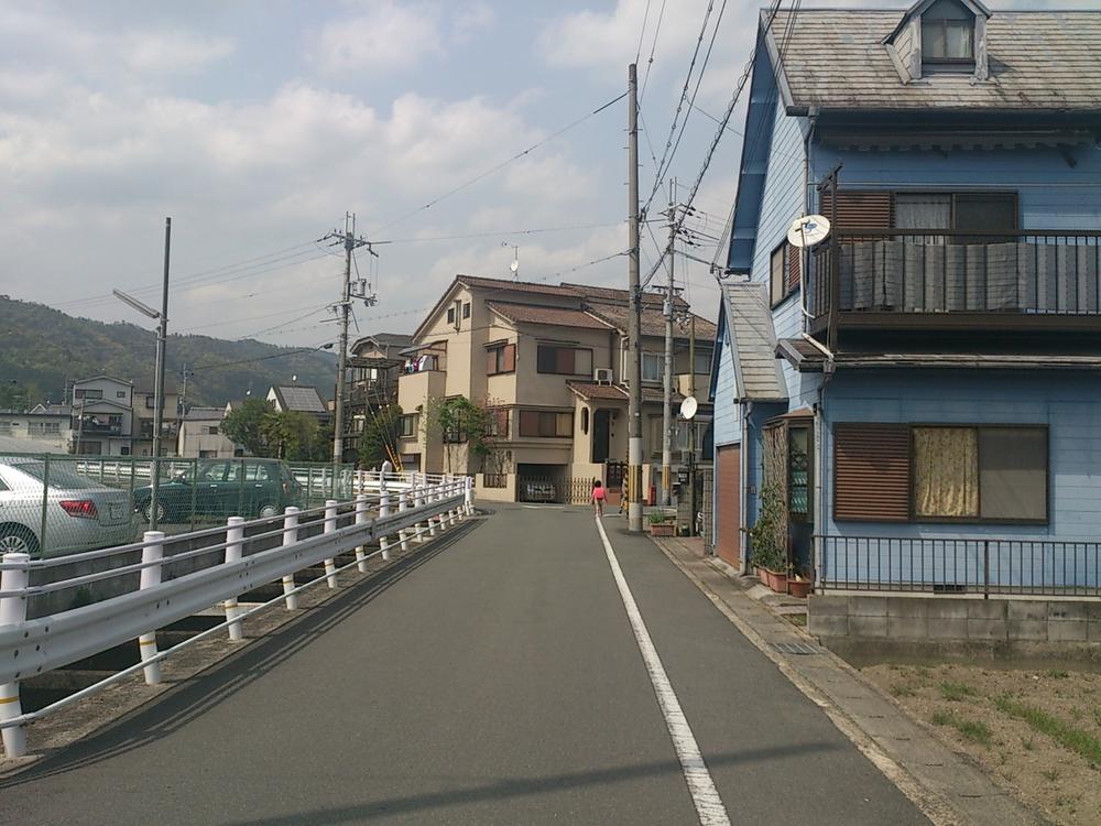 Local photos, including front road. Local (May 2013) Shooting