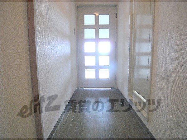 Other room space. Corridor