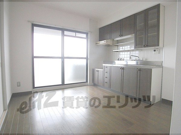 Kitchen. Spacious living