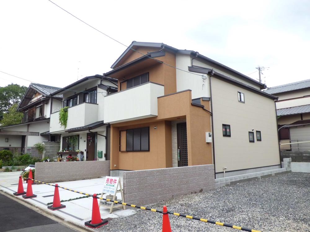 Local appearance photo. Local (10 May 2013) Shooting