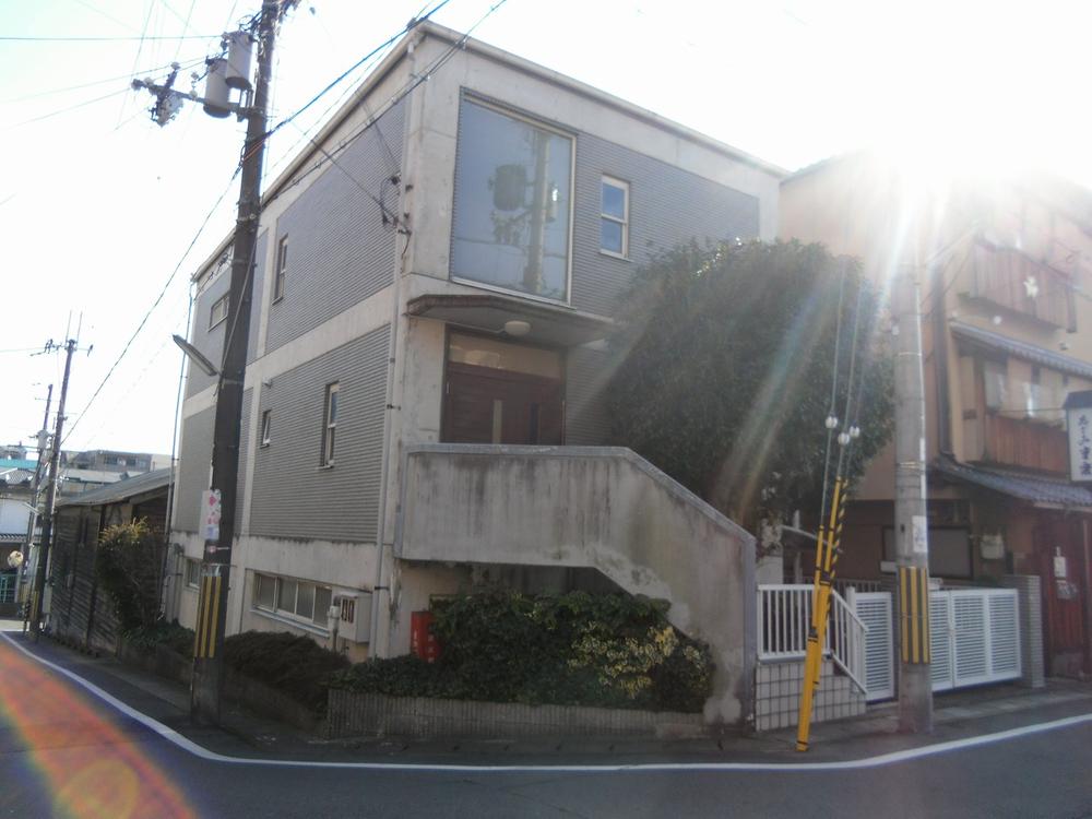 Local appearance photo