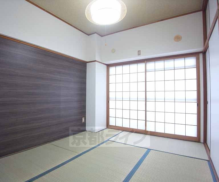 Living and room. 6 is a Pledge of Japanese-style room.