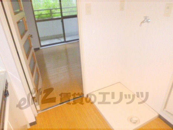 Other Equipment. Indoor washing machine is possible installation.