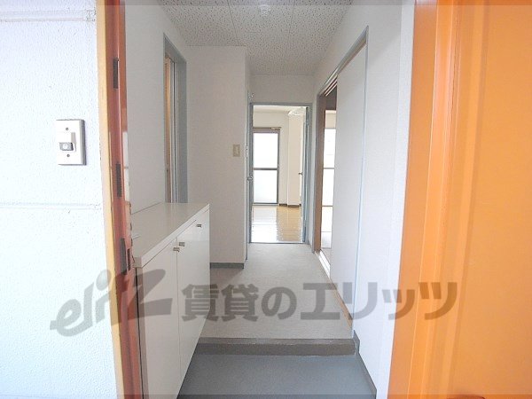 Other room space. Corridor