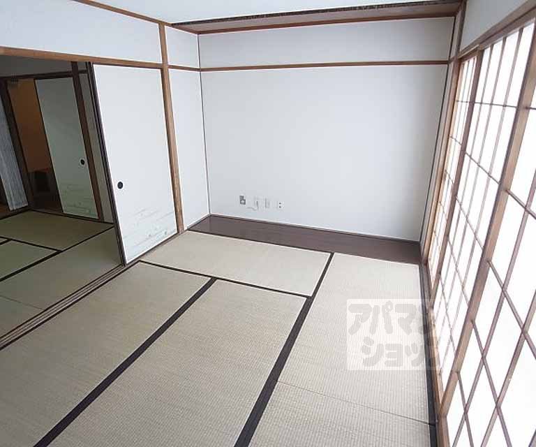 Living and room. Japanese-style room 6 quires