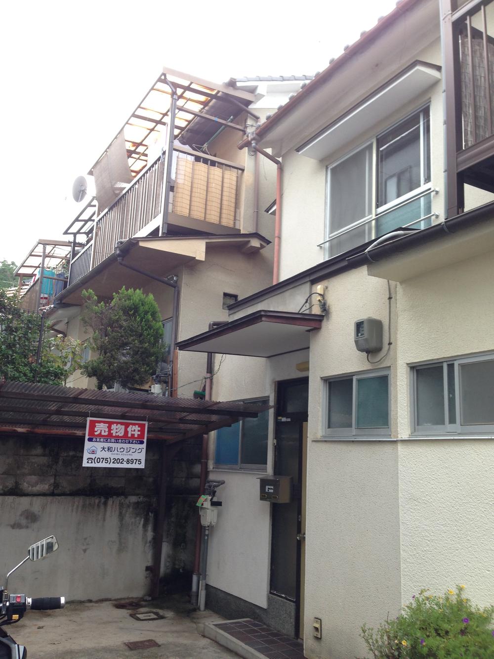 Local appearance photo