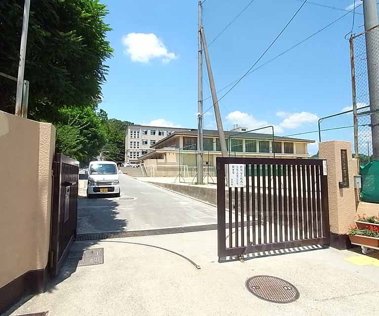 Junior high school. Kinugasa 143m until junior high school (junior high school)