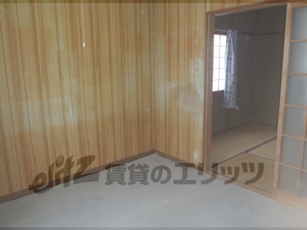 Living and room. It is the second floor of the Western-style.