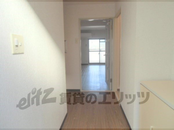 Other room space. Corridor