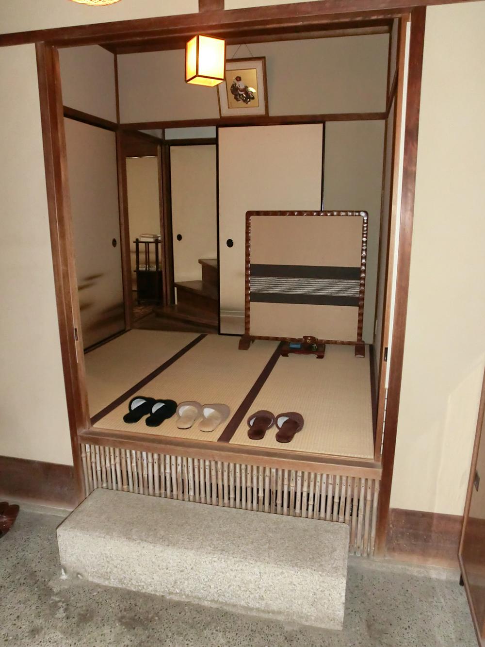 Entrance. Local (11 May 2013) Shooting