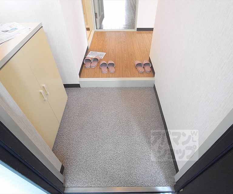 Entrance. Entrance space ・ Cupboard