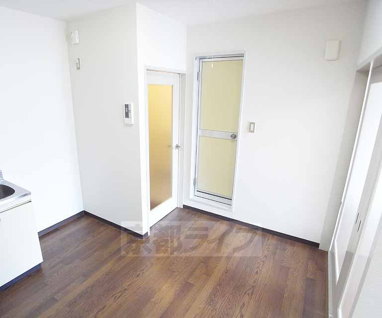 Living and room. Dining kitchen.