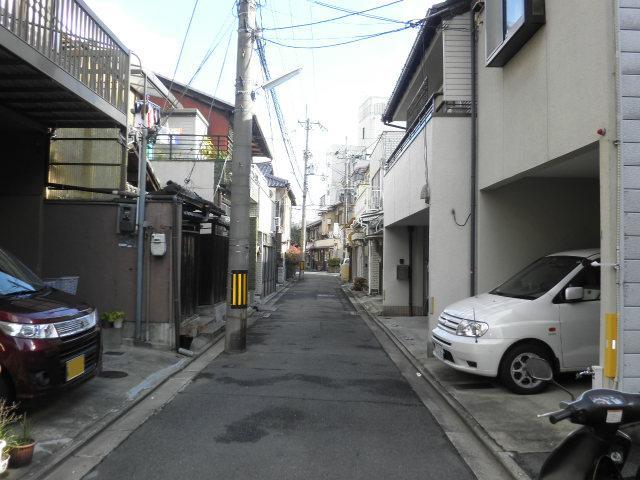 Local photos, including front road. Local (12 May 2013) Shooting