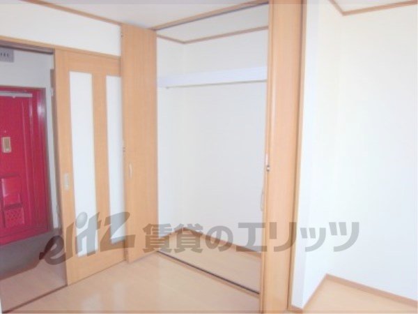 Receipt. It comes with a large storage.