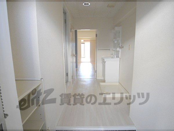 Other room space. Corridor