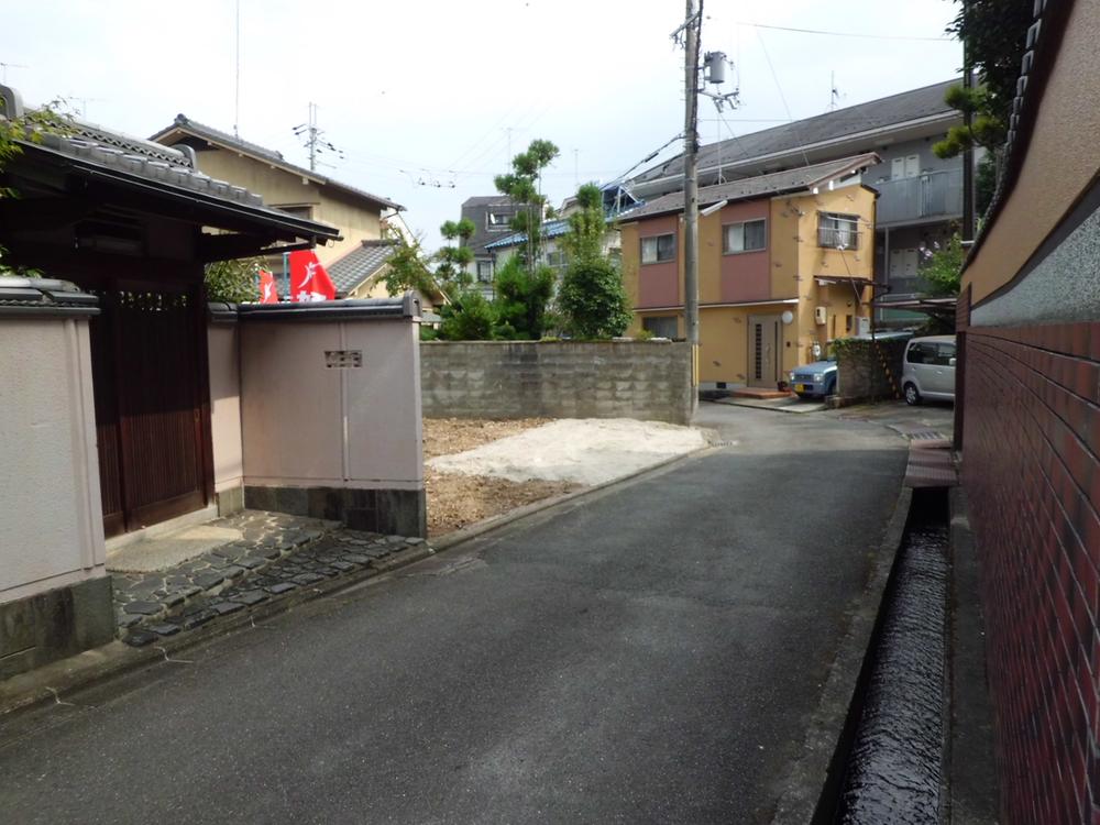 Local photos, including front road. Local (September 2013) Shooting