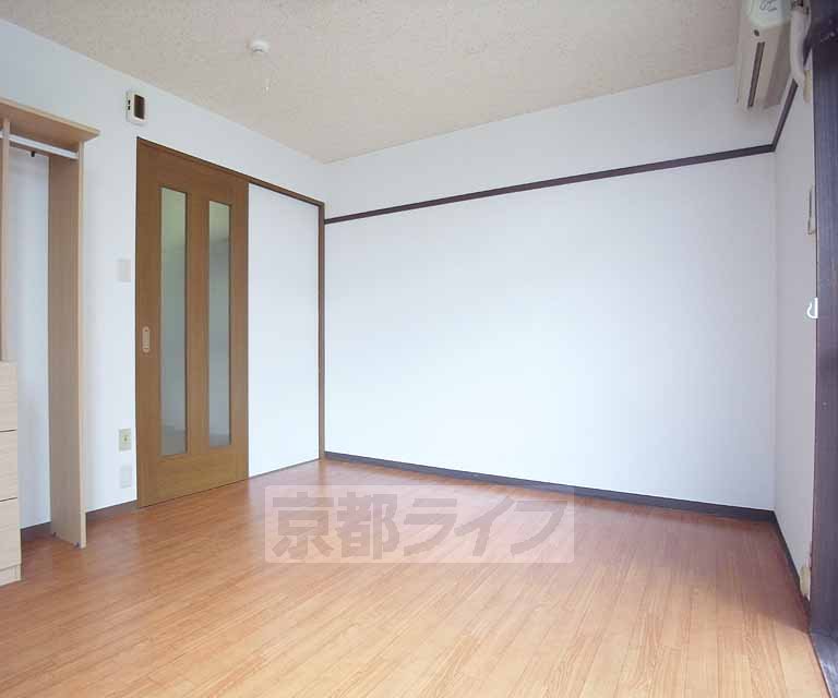 Living and room. 6 Pledge of Western-style.