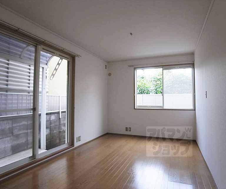 Living and room. Living part