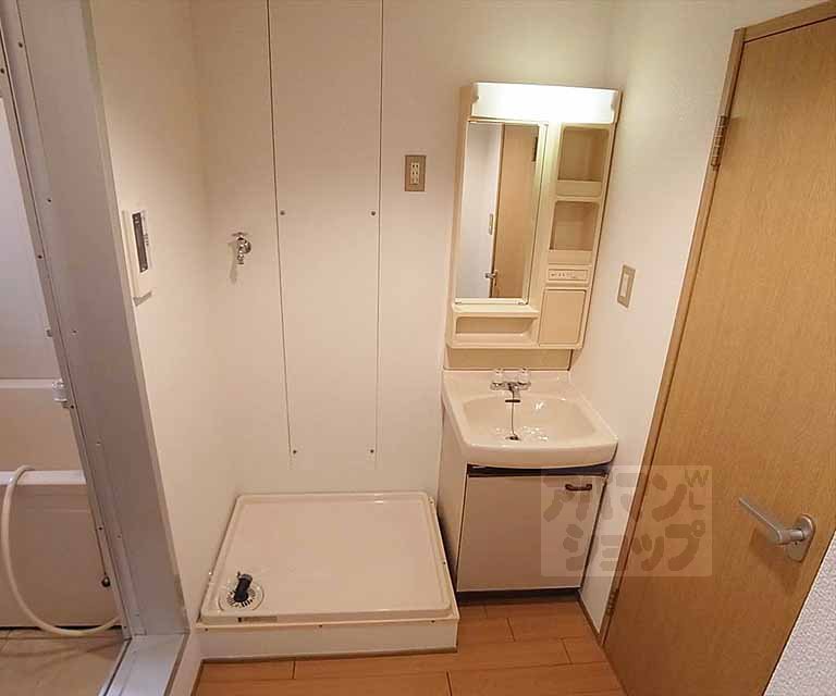 Washroom. Dressing room