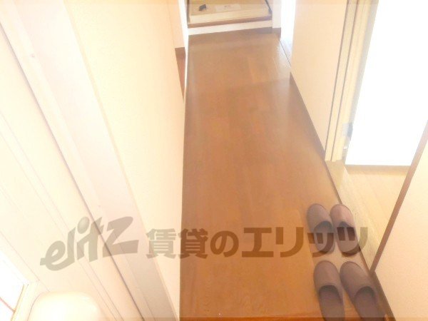 Other room space. Corridor