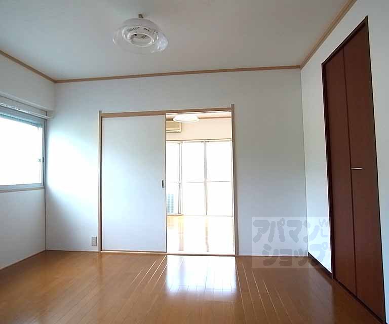 Living and room. Living 10 Pledge ・ We have with a window of pair glass specification