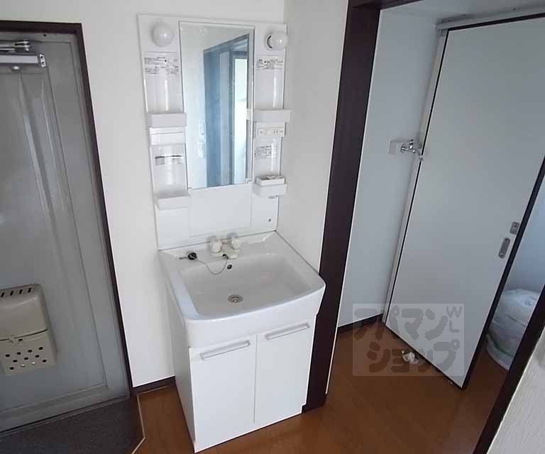 Washroom. Independent wash basin equipment